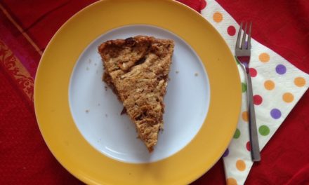 Veganer Apfel-Möhrenkuchen