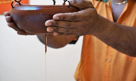 Shirodhara – der ayurvedische Stirnölguss